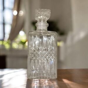 Crystal Clear Glass Decanter & Stopper